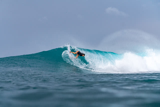 V-Land 12.06 surf photo