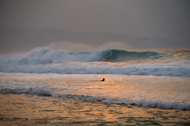 V-Land 12.06 surf photo