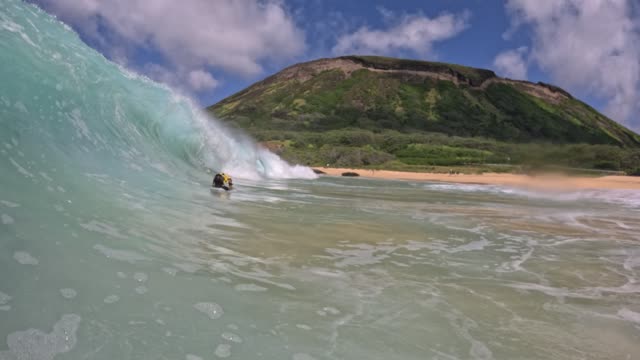 Raw surf clip, 0:04