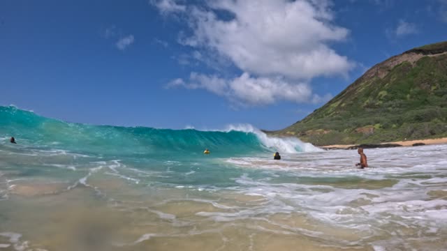 Raw surf clip, 0:09