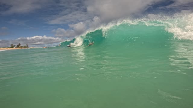 Raw surf clip, 0:05