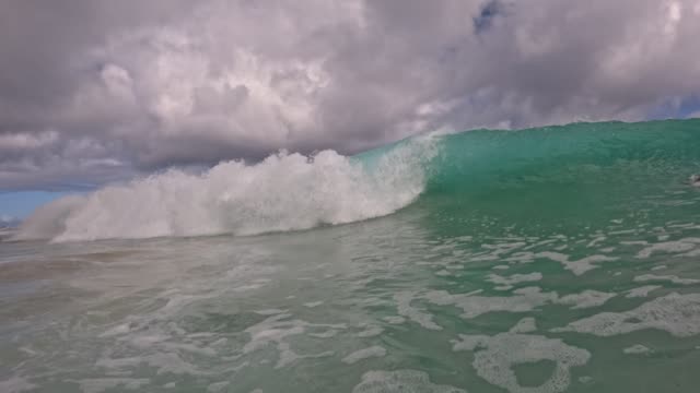Raw surf clip, 0:05