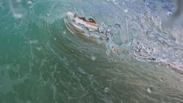 Raw surf clip, 0:06