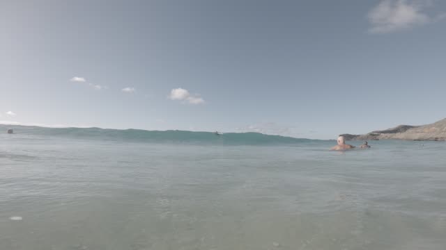 Raw surf clip, 0:06