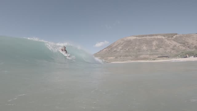 Raw surf clip, 0:06