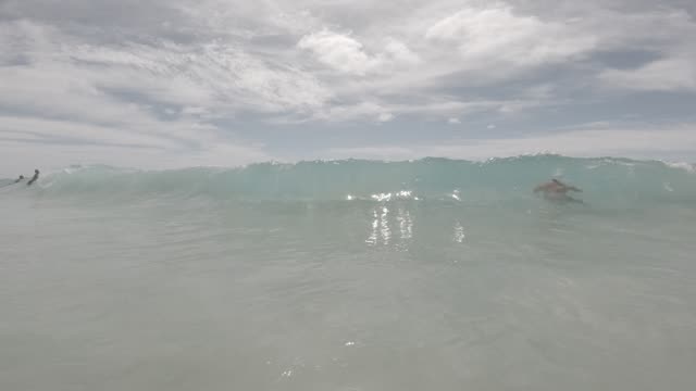 Raw surf clip, 0:04