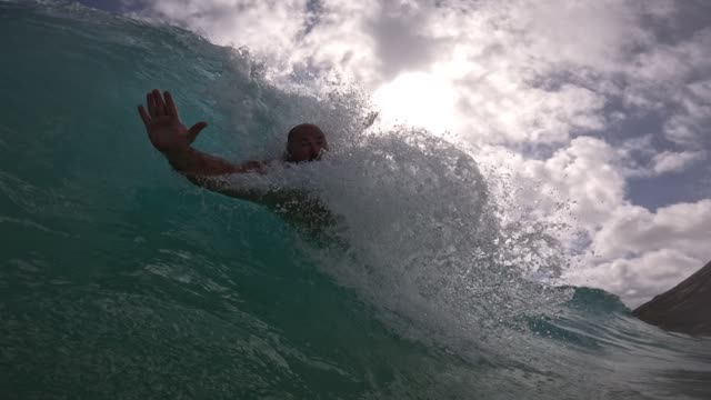 Raw surf clip, 0:05
