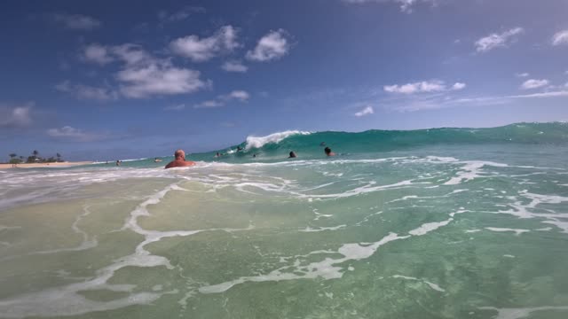 Raw surf clip, 0:06