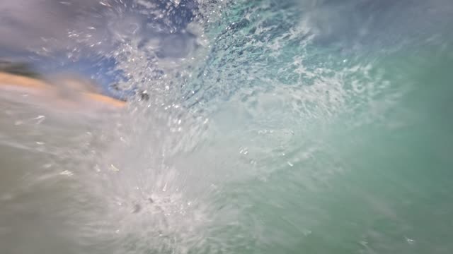Raw surf clip, 0:04