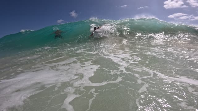 Raw surf clip, 0:04