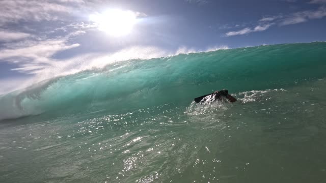Raw surf clip, 0:04