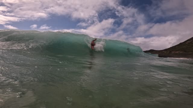 Raw surf clip, 0:05