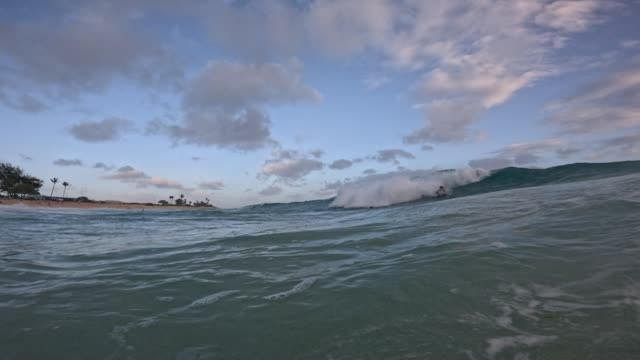 Raw surf clip, 0:06