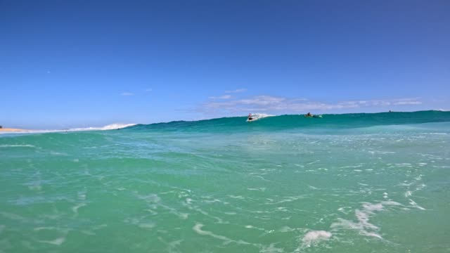 Raw surf clip, 0:08