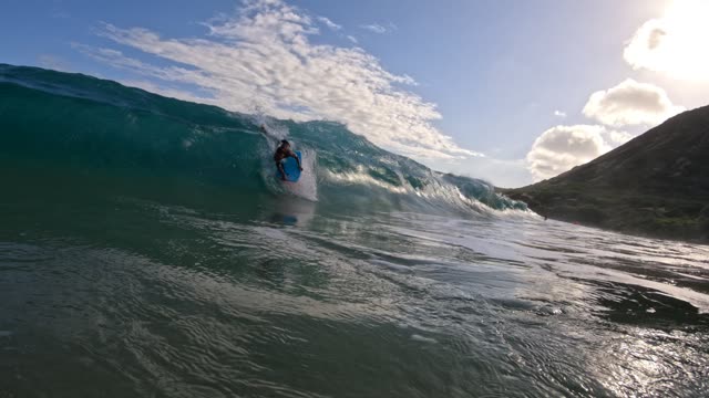 Raw surf clip, 0:05