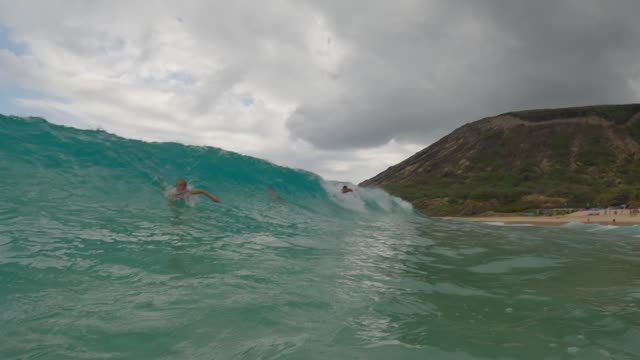 Raw surf clip, 0:08