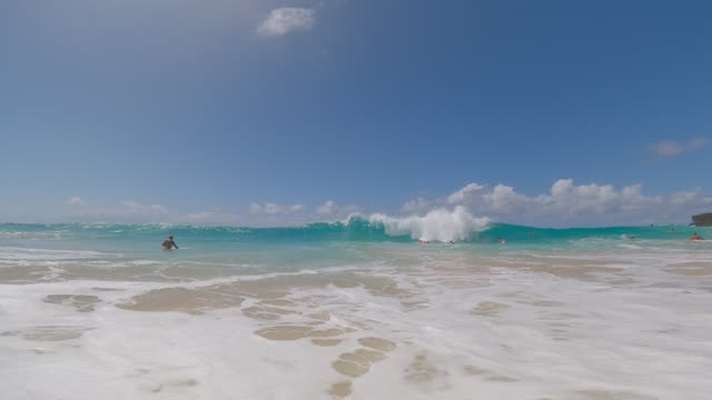 Raw surf clip, 0:08