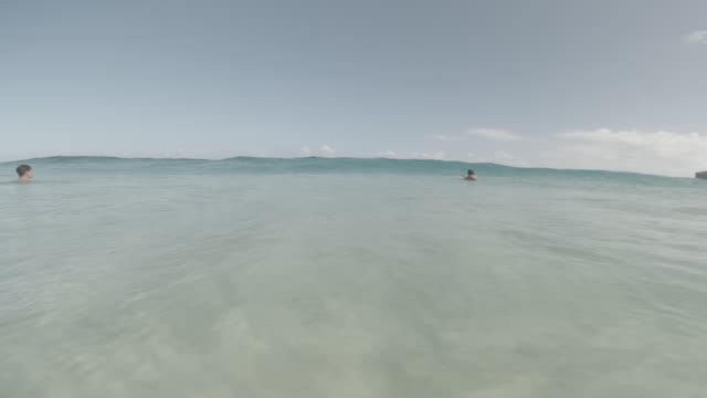 Raw surf clip, 0:09