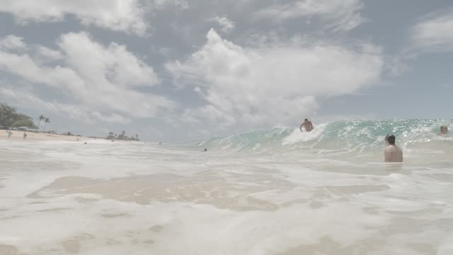 Raw surf clip, 0:04