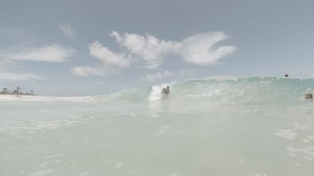 Raw surf clip, 0:17
