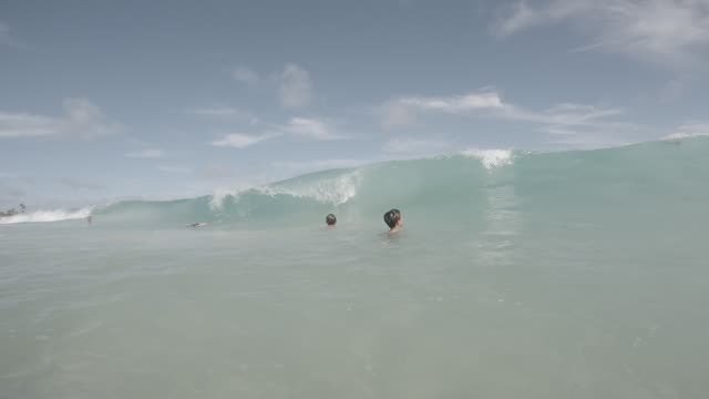 Raw surf clip, 0:06