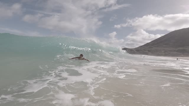 Raw surf clip, 0:05