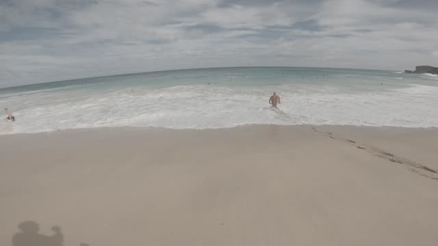 Raw surf clip, 0:09