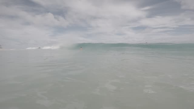 Raw surf clip, 0:08