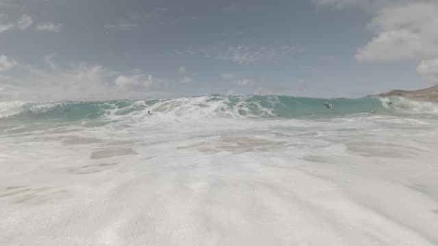 Raw surf clip, 0:18
