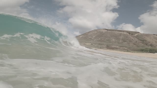 Raw surf clip, 0:05