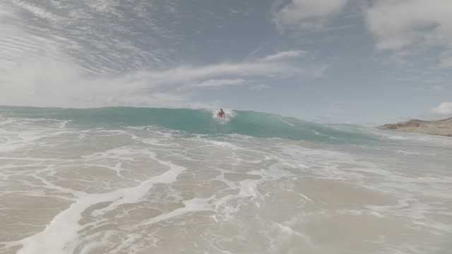 Raw surf clip, 0:09