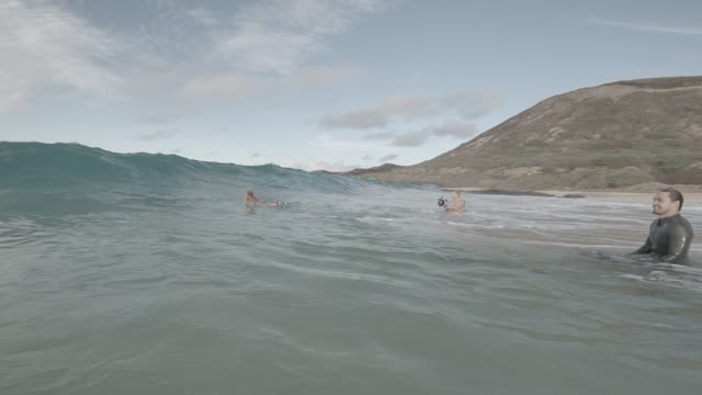 Raw surf clip, 0:08