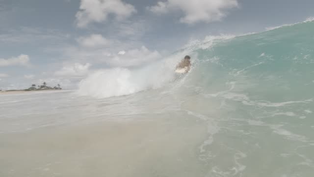 Raw surf clip, 0:04