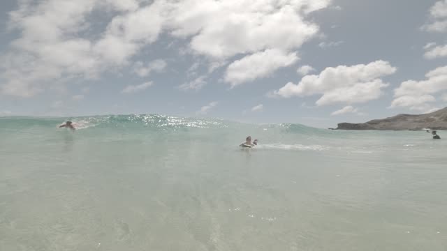Raw surf clip, 0:06