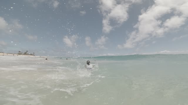 Raw surf clip, 0:08
