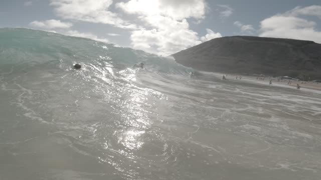 Raw surf clip, 0:04