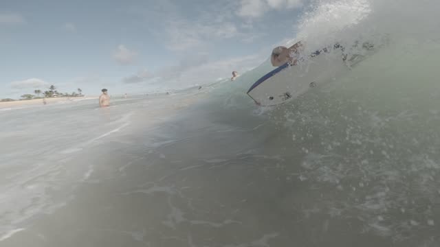 Raw surf clip, 0:04