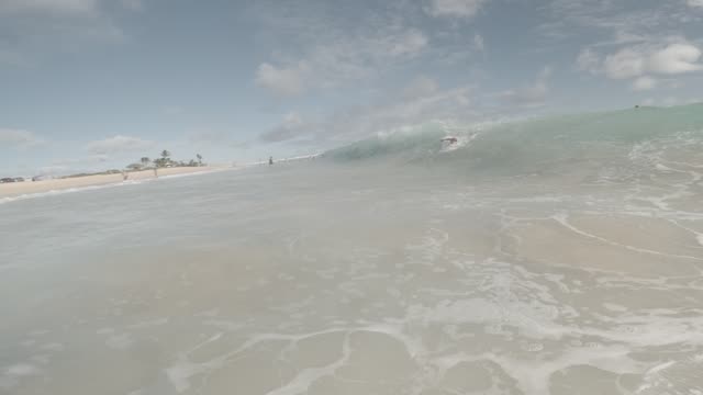Raw surf clip, 0:04