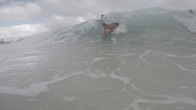Raw surf clip, 0:04
