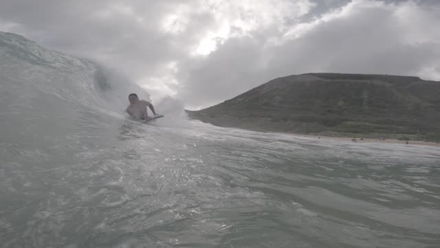 Raw surf clip, 0:23