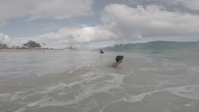 Raw surf clip, 0:06