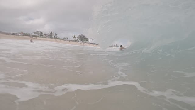 Raw surf clip, 0:03