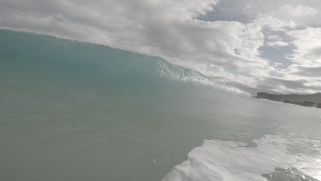 Raw surf clip, 0:04