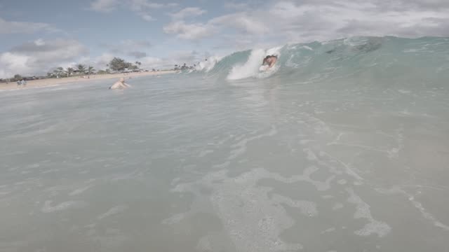 Raw surf clip, 0:18