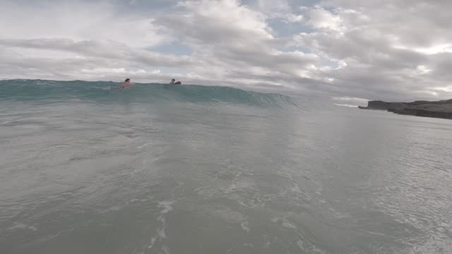 Raw surf clip, 0:18