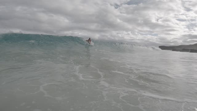 Raw surf clip, 0:16