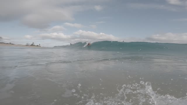 Raw surf clip, 0:12