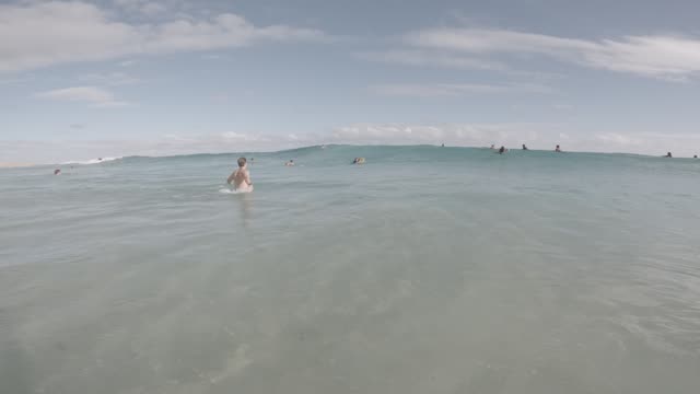 Raw surf clip, 0:08