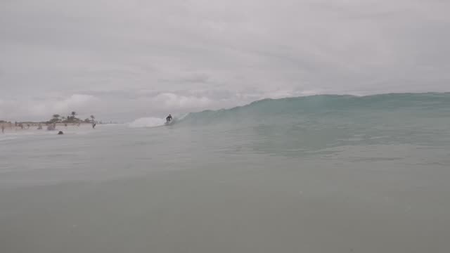 Raw surf clip, 0:03