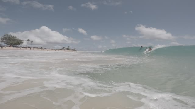 Raw surf clip, 0:08